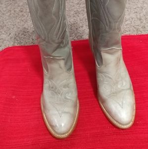 Vintage Grey/Taupe Capezio Ladies Western/Cowboy Dress boots. Size 5 1/2